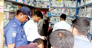 ঘোড়াঘাটে মেয়াদোত্তীর্ণ-স্যাম্পলের ওষুধ বিক্রির দায়ে দুই ব্যবসায়ীকে জরিমানা